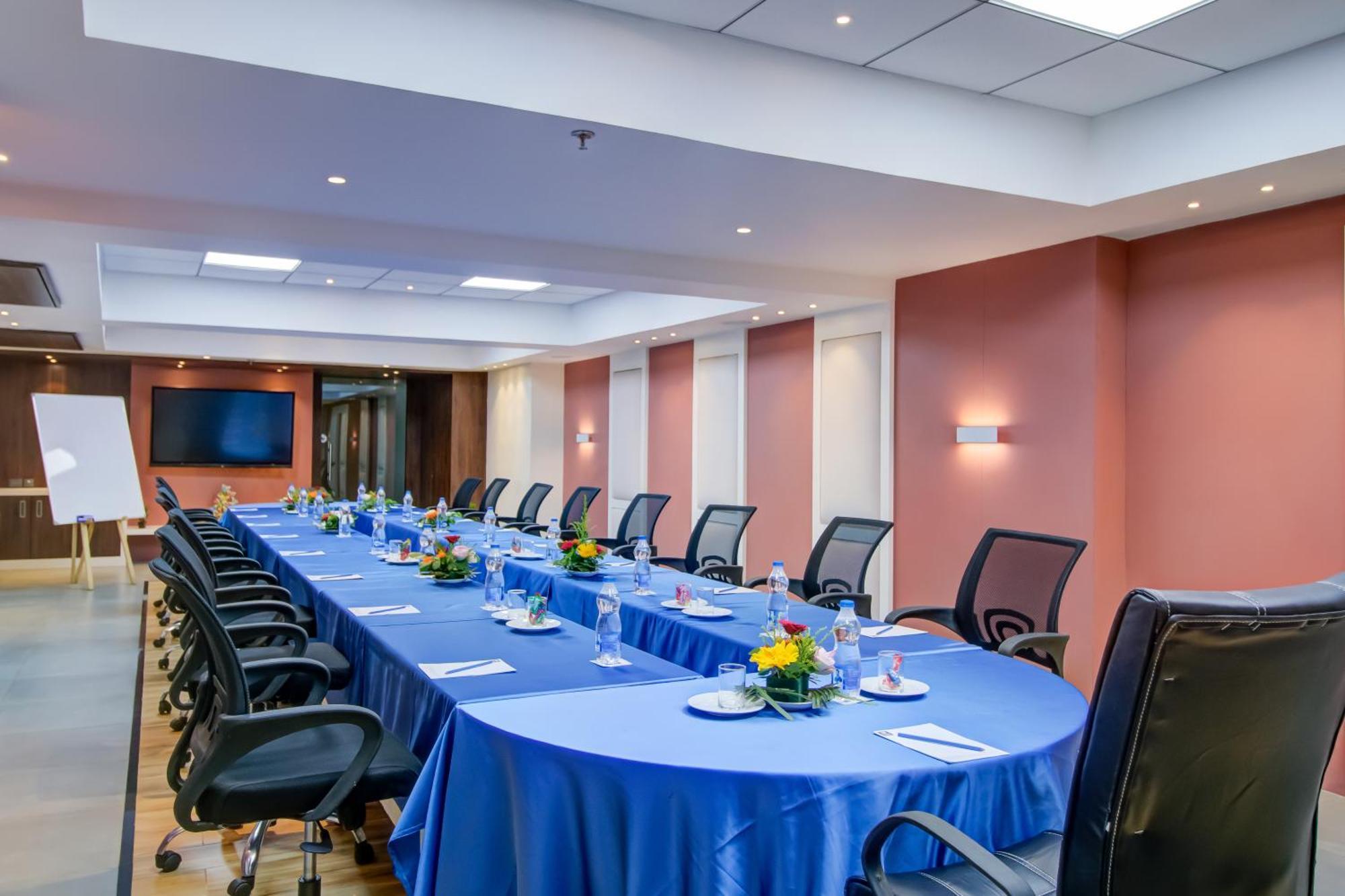 בובנשוואר Cozzet Victoria Hotel מראה חיצוני תמונה